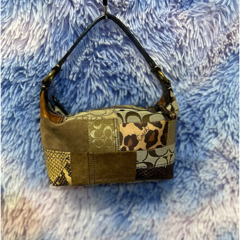 Coach f0793-40914 Top Handle Gallery
Patchwork bag